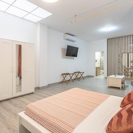 Semana Santa Apartment Севиля Екстериор снимка