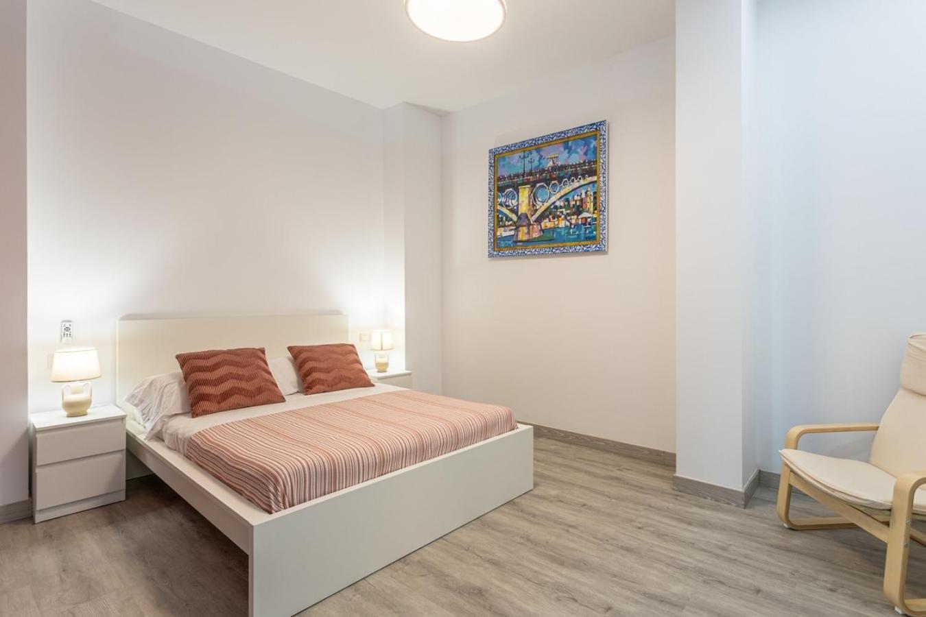 Semana Santa Apartment Севиля Екстериор снимка