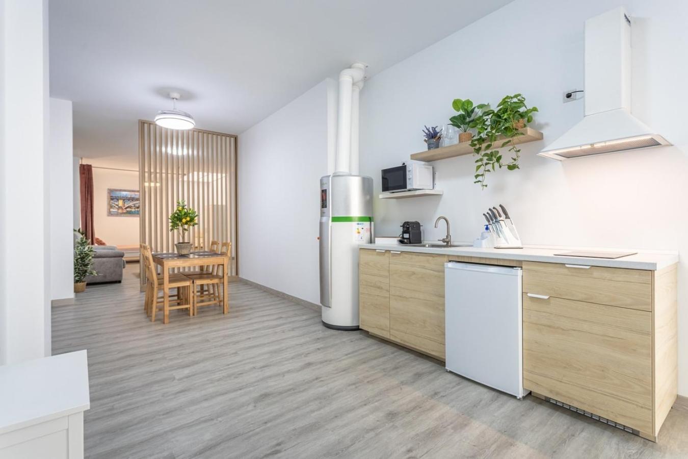 Semana Santa Apartment Севиля Екстериор снимка