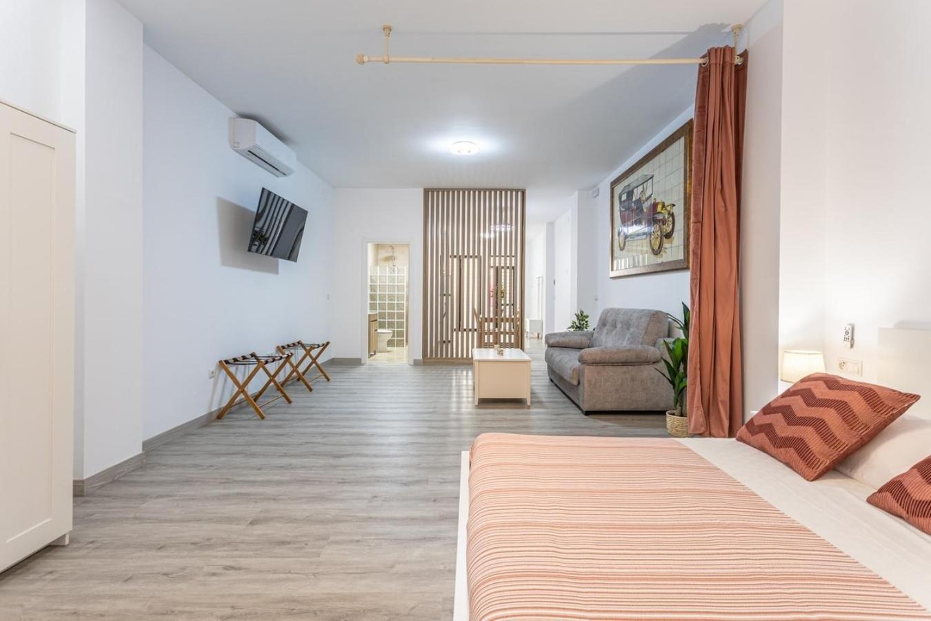 Semana Santa Apartment Севиля Екстериор снимка