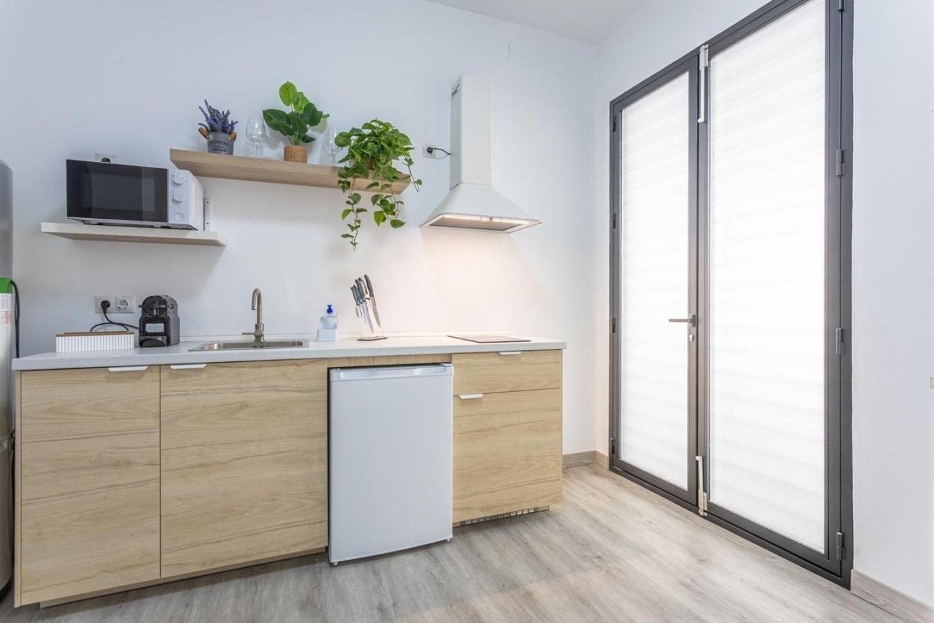 Semana Santa Apartment Севиля Екстериор снимка
