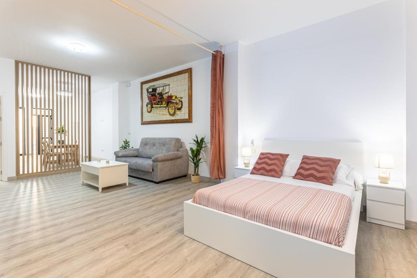 Semana Santa Apartment Севиля Екстериор снимка