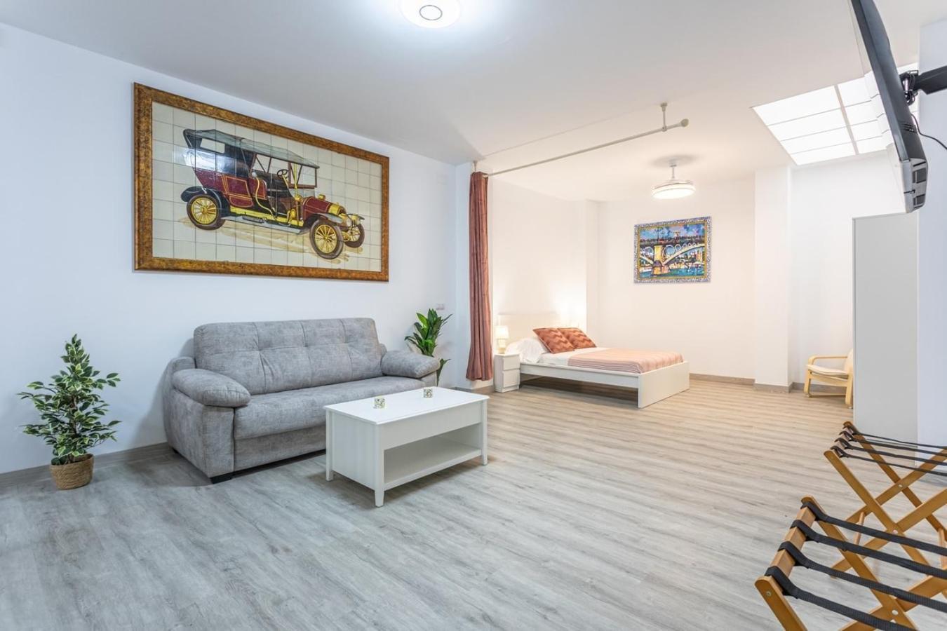 Semana Santa Apartment Севиля Екстериор снимка